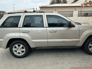 For sale Grand Cherokee 2010, the agency painted six internal cylinders. We add that all the consumer parts of the car have been replaced. We add a price of 1200