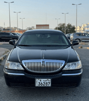 Lincoln Town Car Model 2011